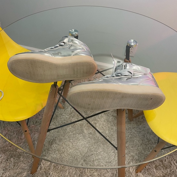 CHROME LED LIGHT UP HIGH TOP SNEAKERs! Yes you read that right! Size 6 - Picture 3 of 8